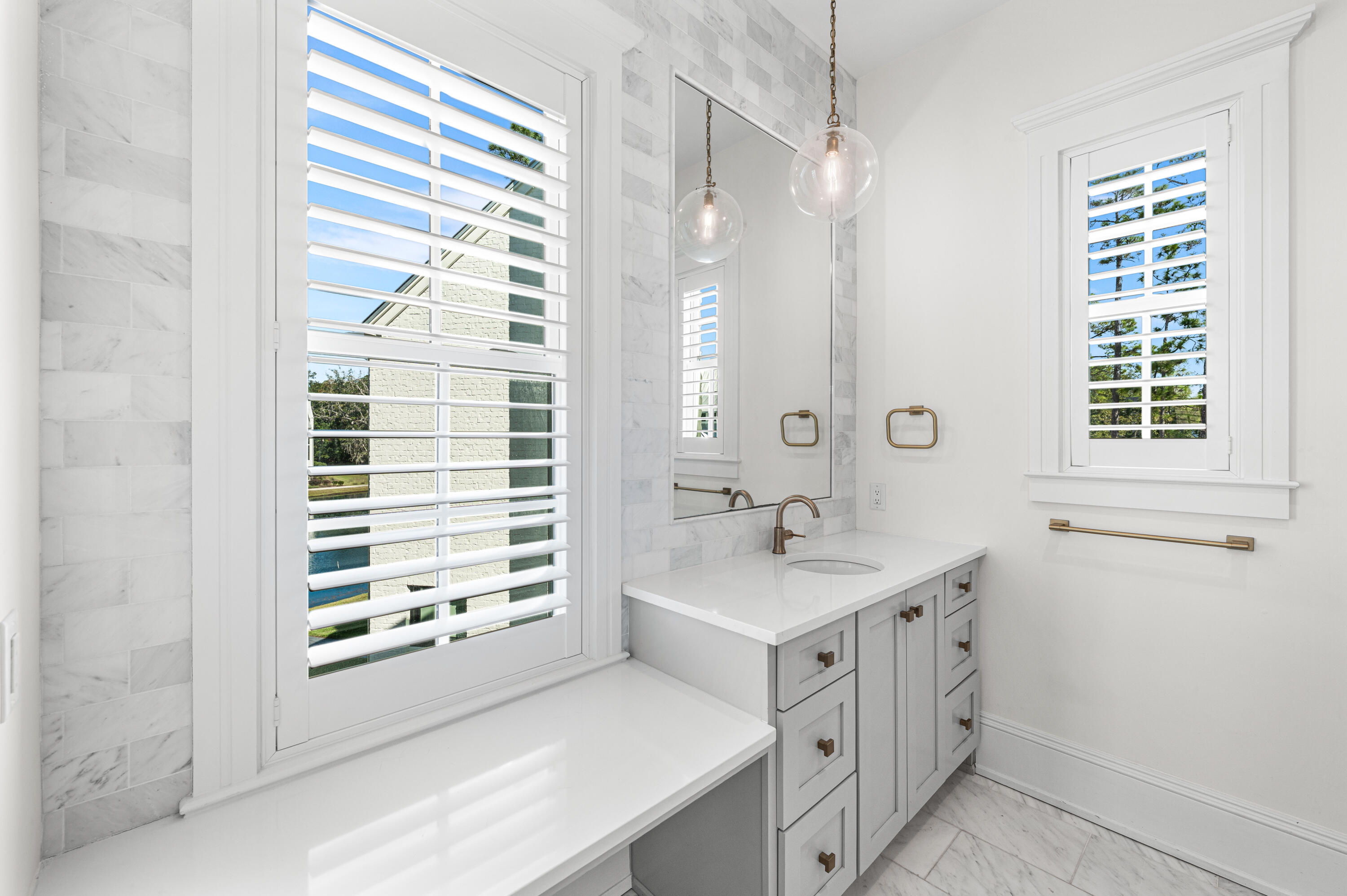 CHURCHILL OAKS - Residential