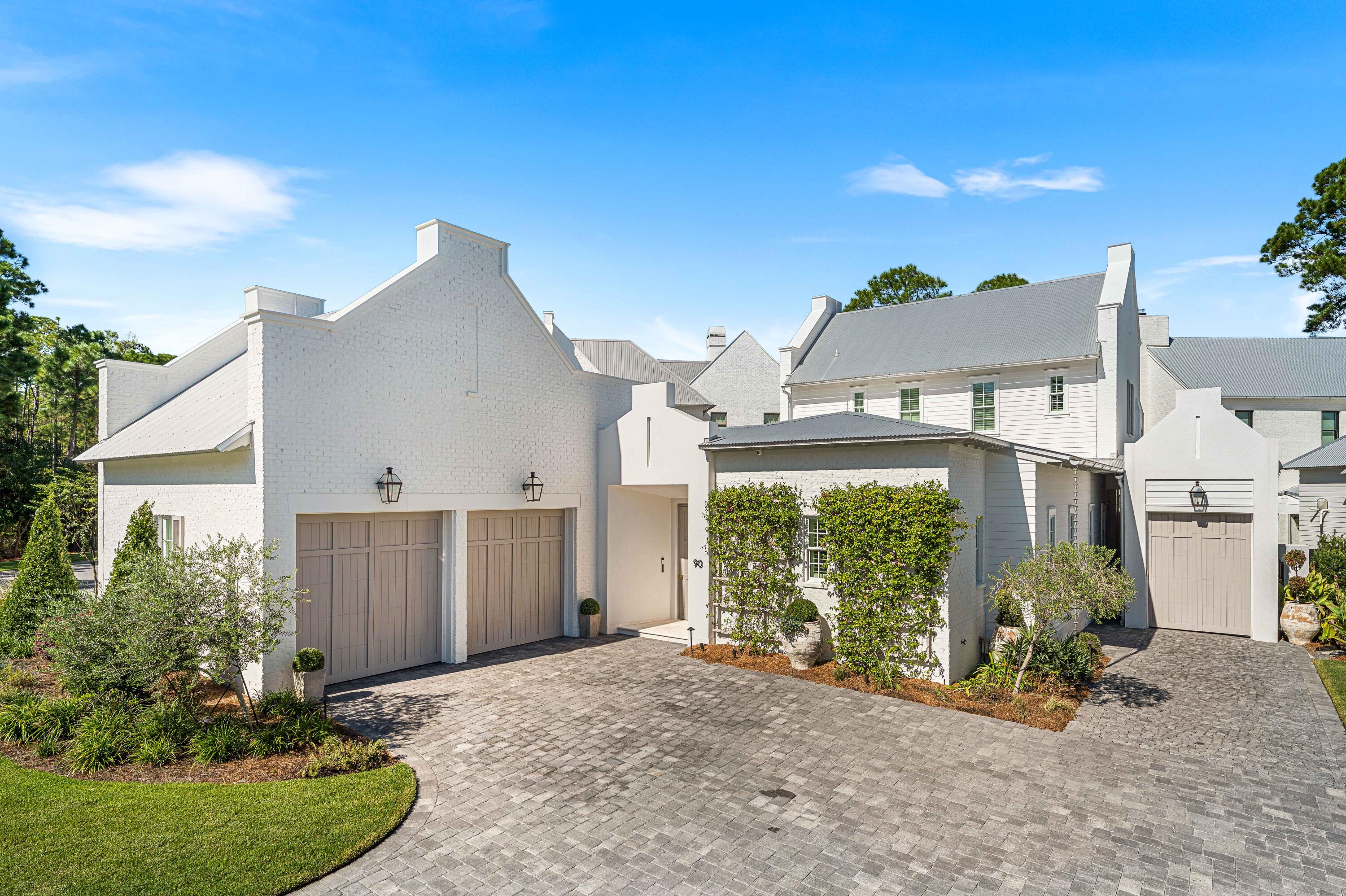 CHURCHILL OAKS - Residential