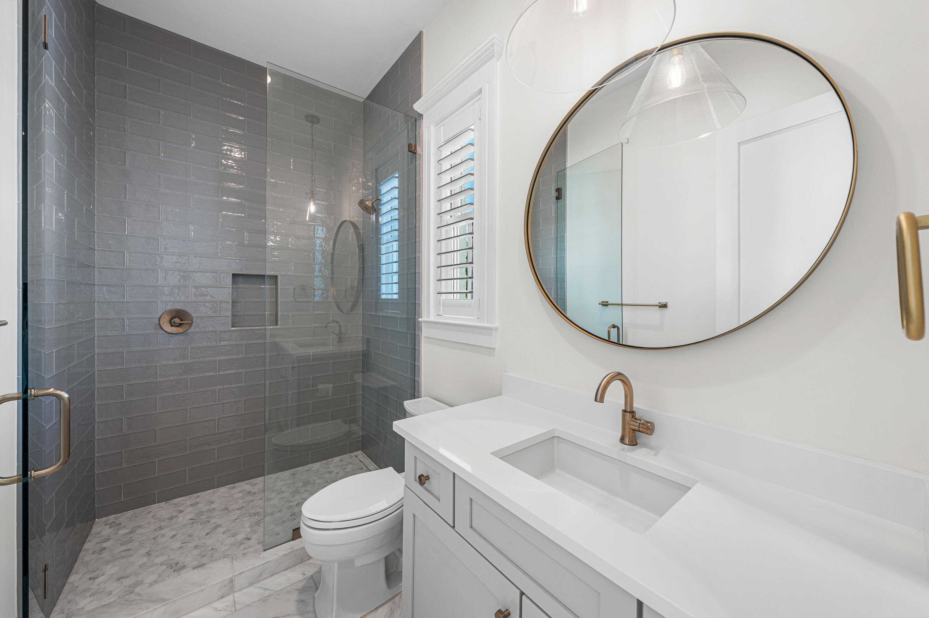 CHURCHILL OAKS - Residential