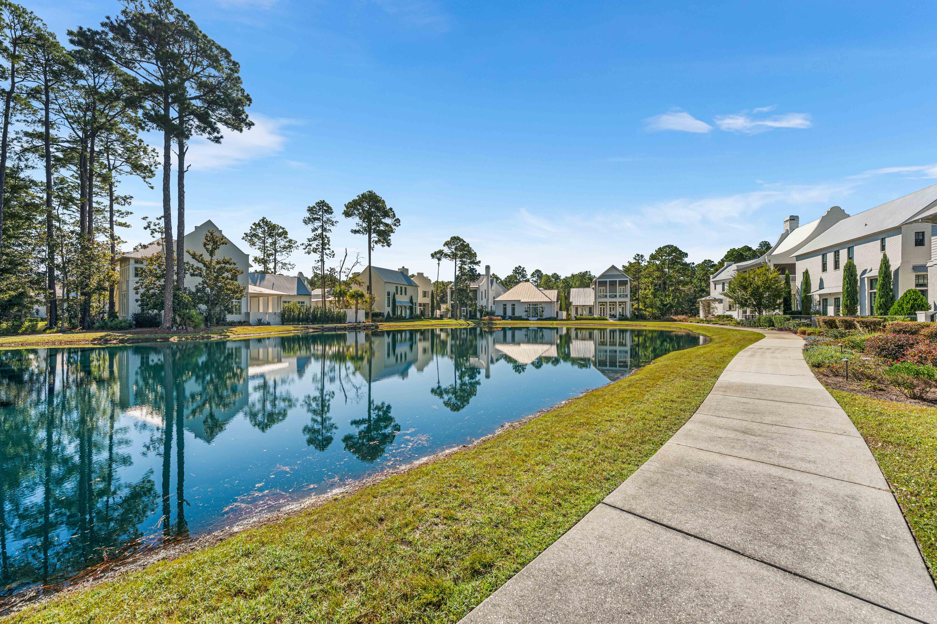 CHURCHILL OAKS - Residential