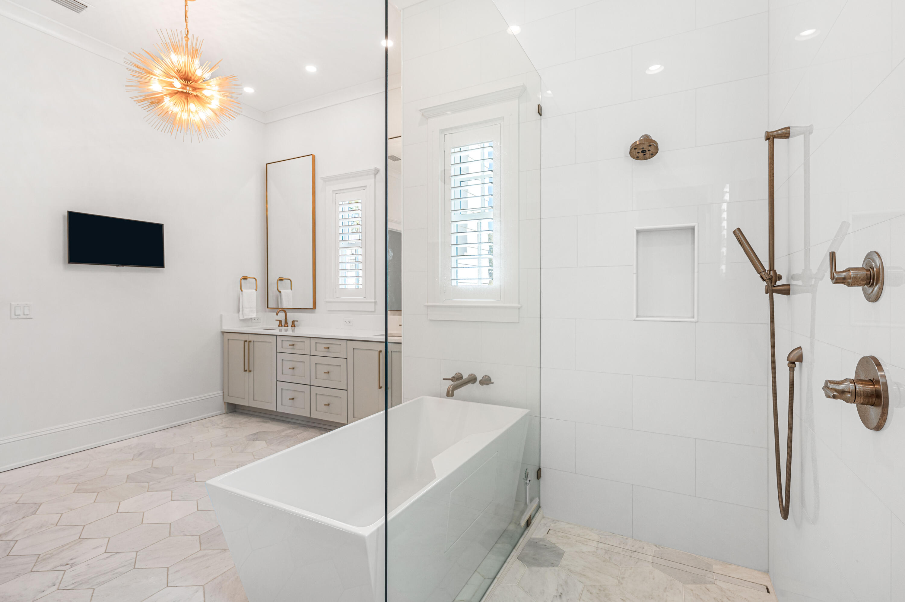 CHURCHILL OAKS - Residential