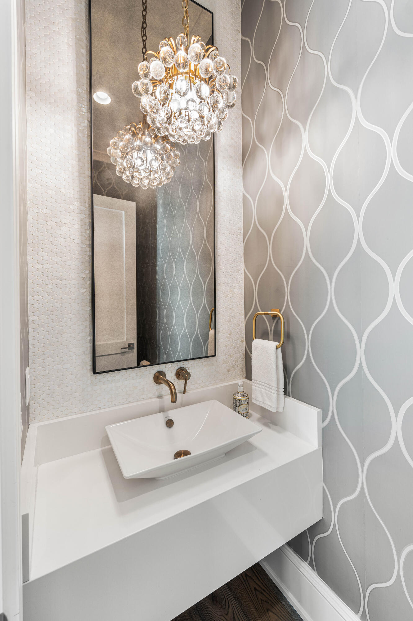 CHURCHILL OAKS - Residential