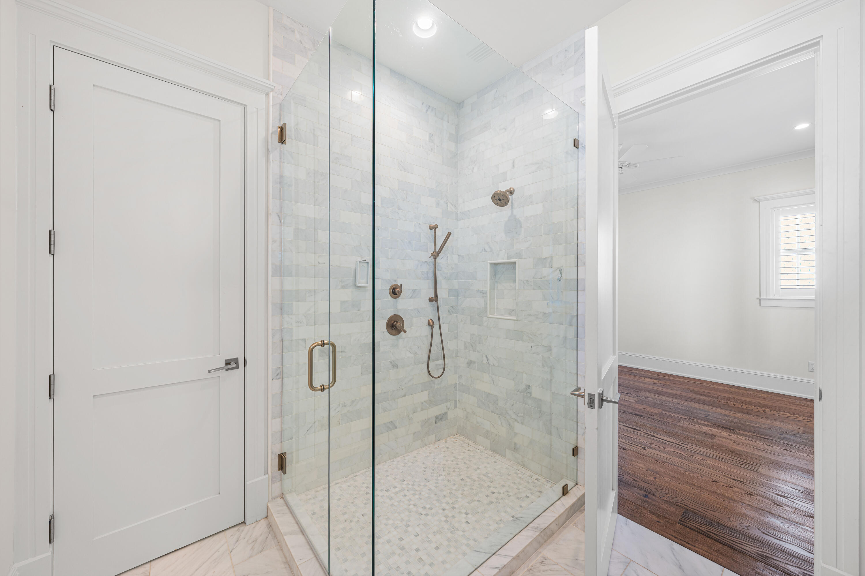 CHURCHILL OAKS - Residential