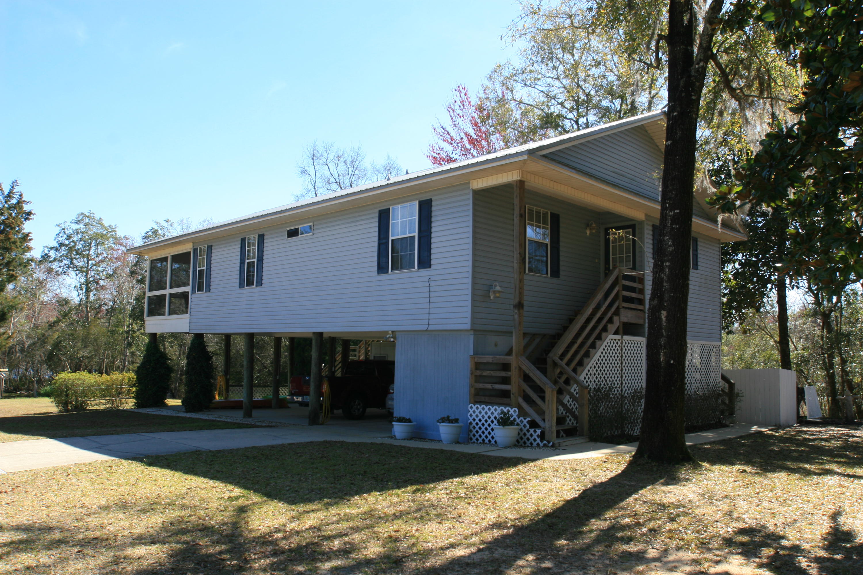 HAPPY HOLLOW - Residential