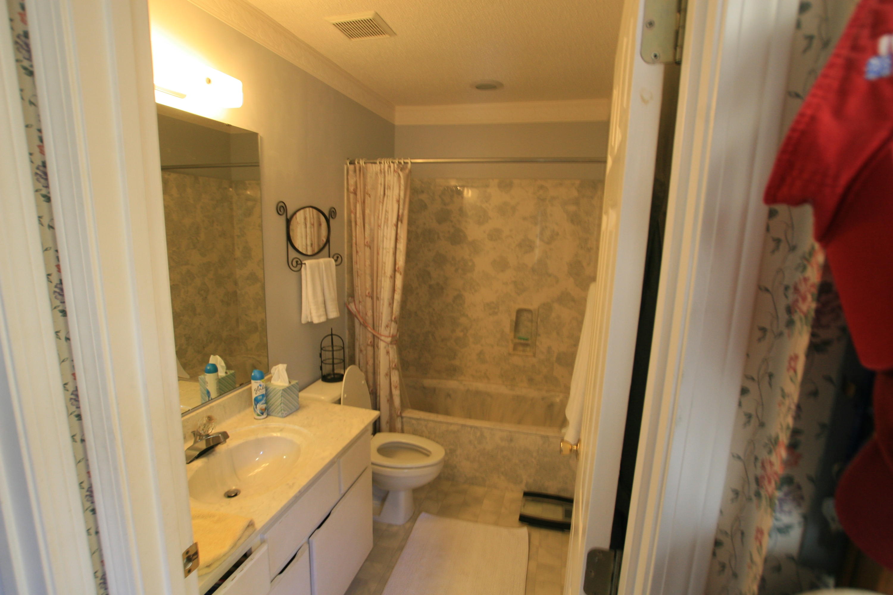 HAPPY HOLLOW - Residential