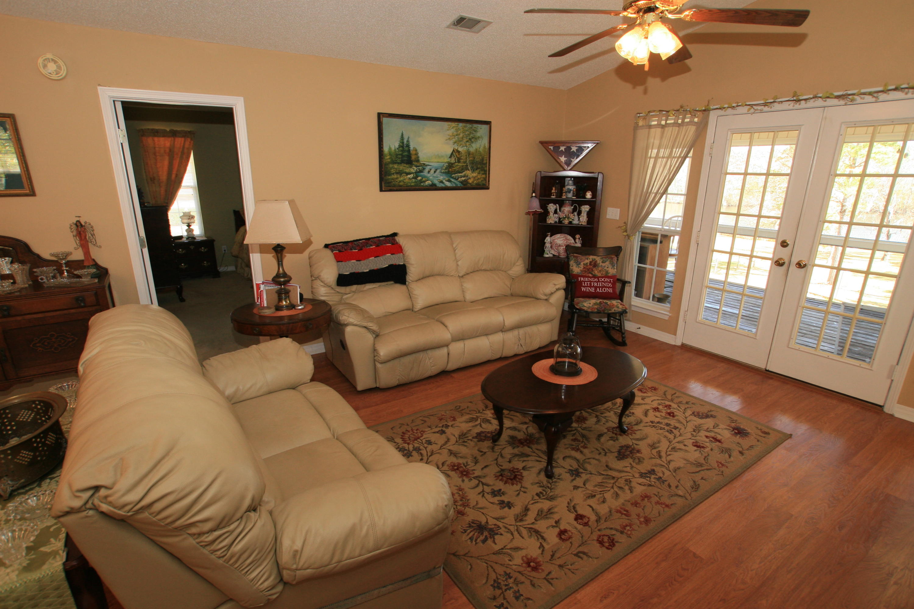 HAPPY HOLLOW - Residential