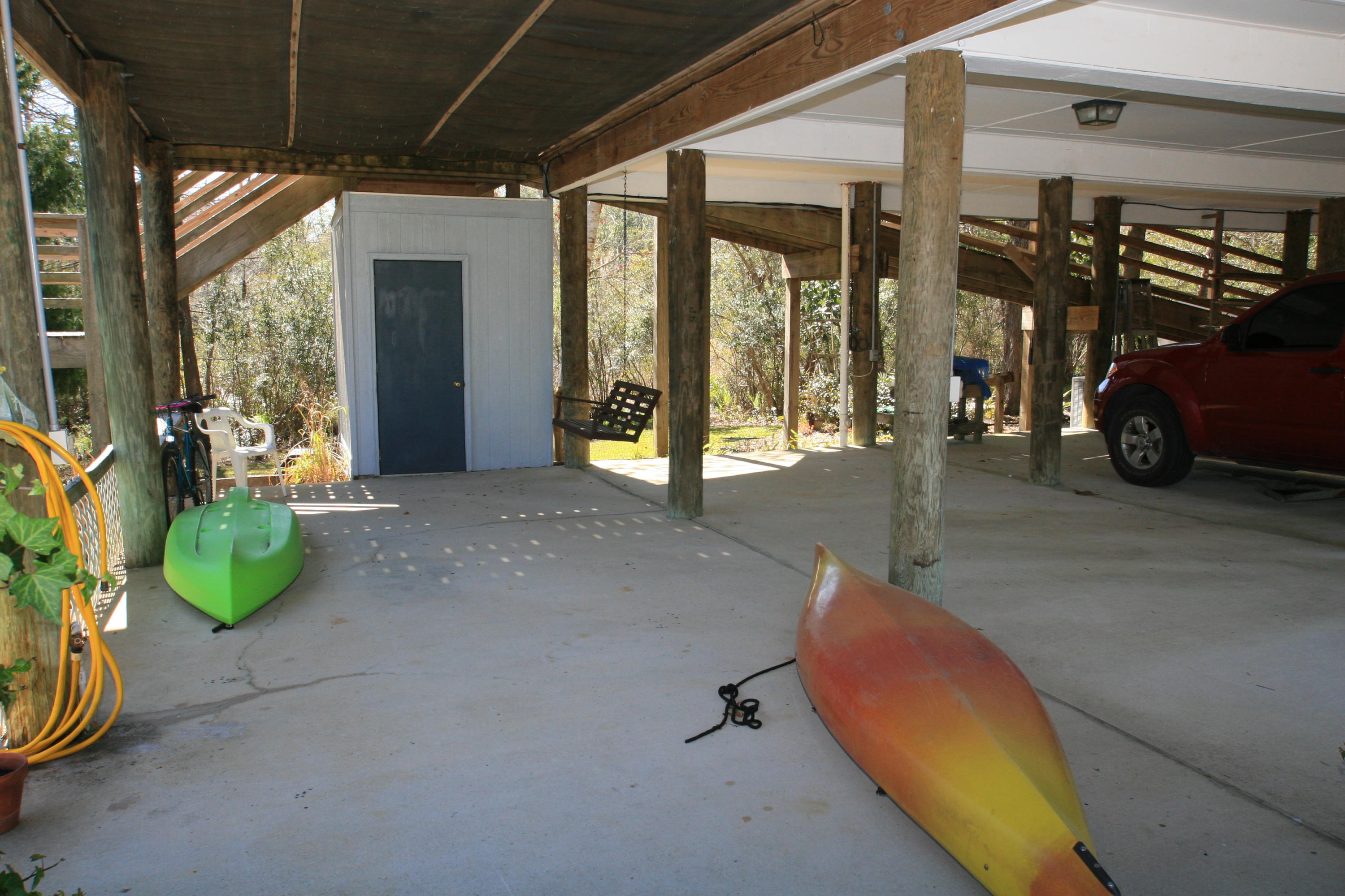 HAPPY HOLLOW - Residential