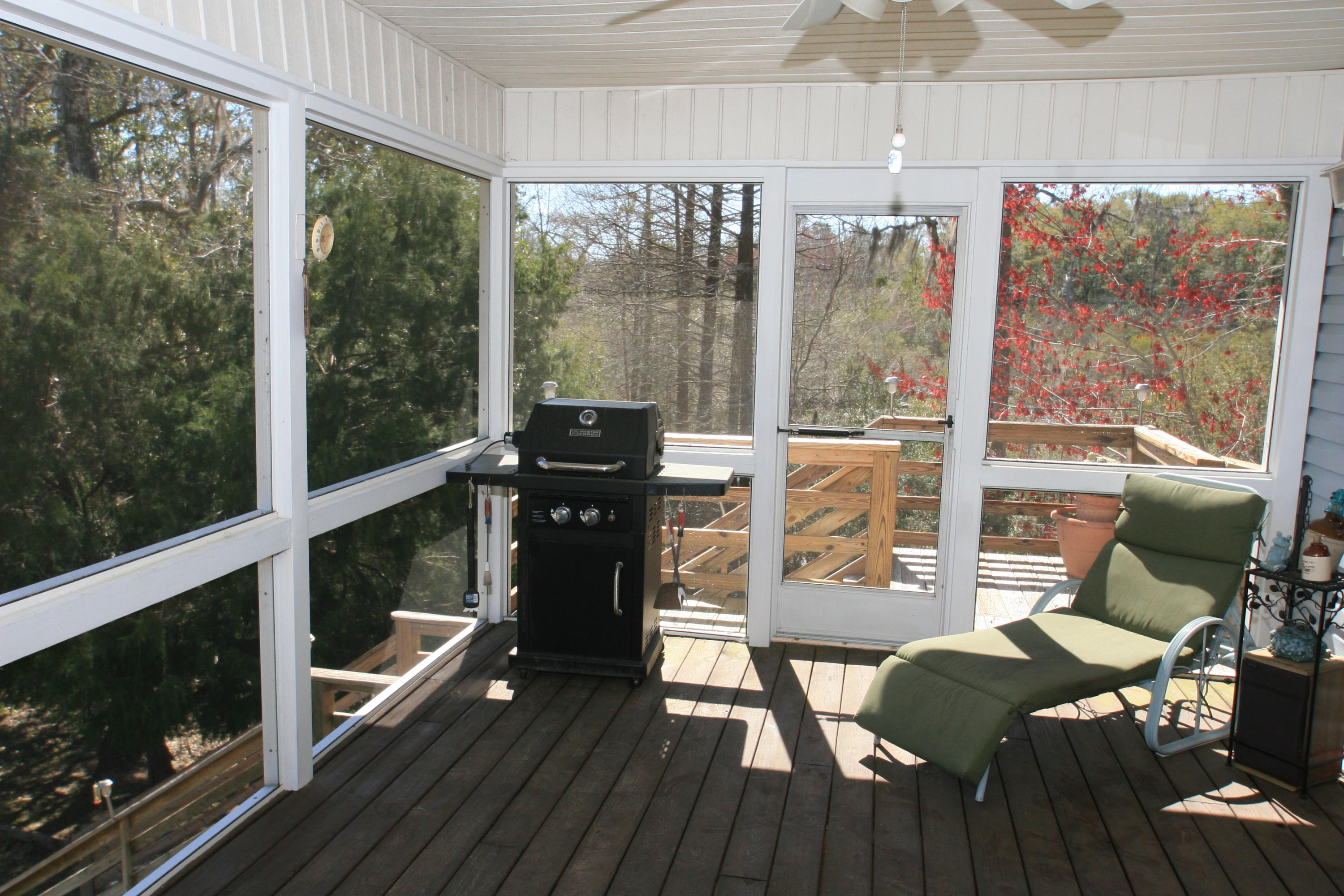 HAPPY HOLLOW - Residential