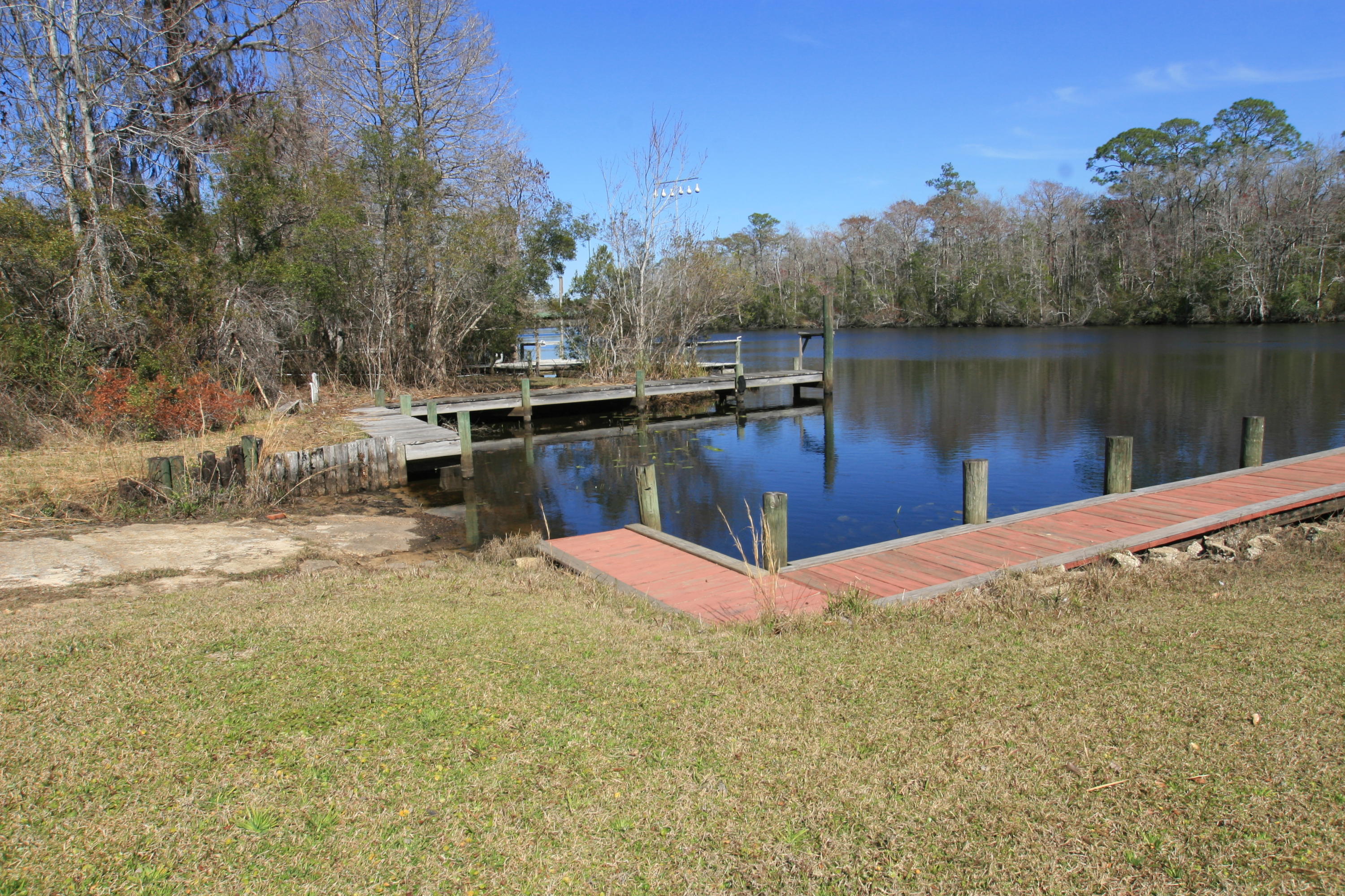 HAPPY HOLLOW - Residential