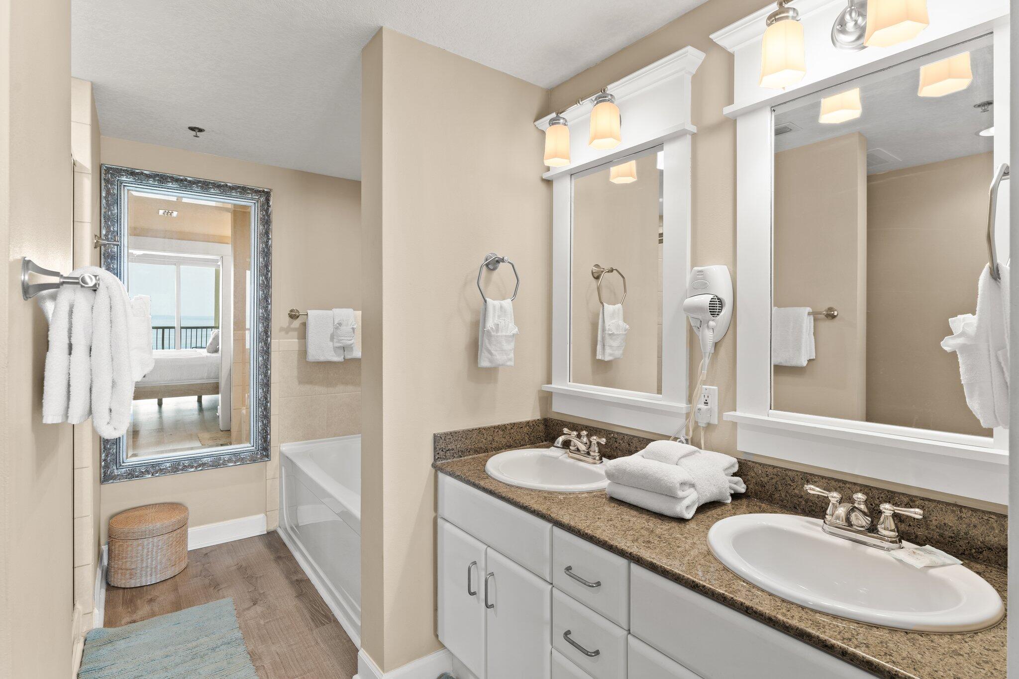 Grande Panama Beach Resorts Building 2 - Residential