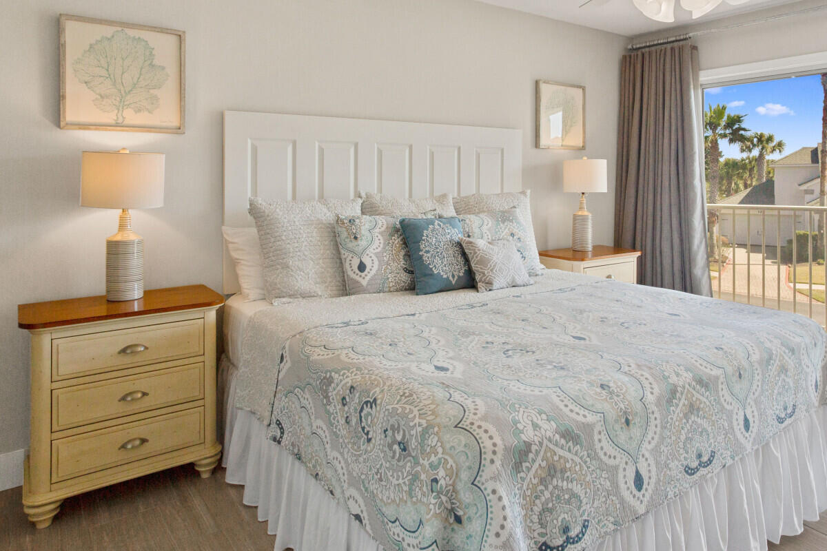 MARAVILLA CONDO 3 - Residential