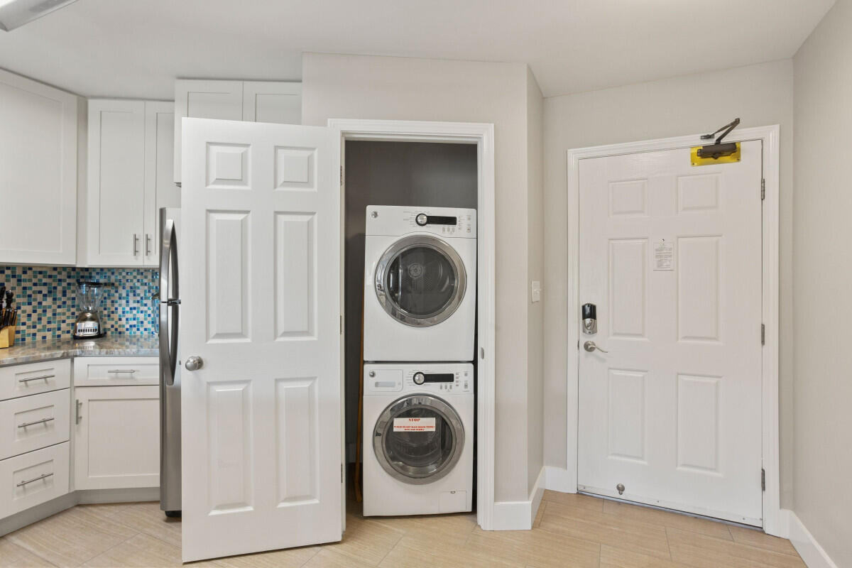 MARAVILLA CONDO 3 - Residential