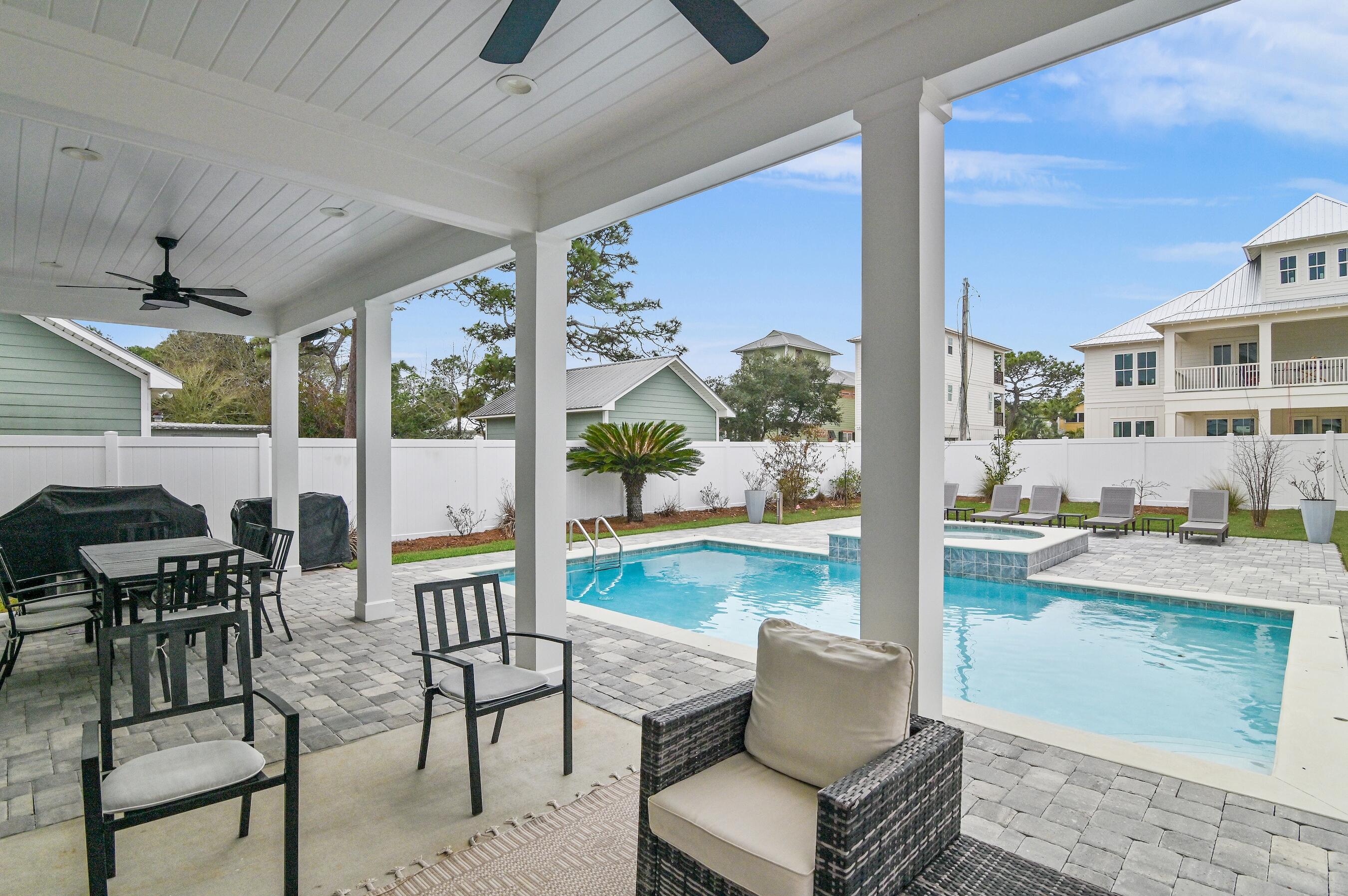 GULF SHORE MANOR - Residential