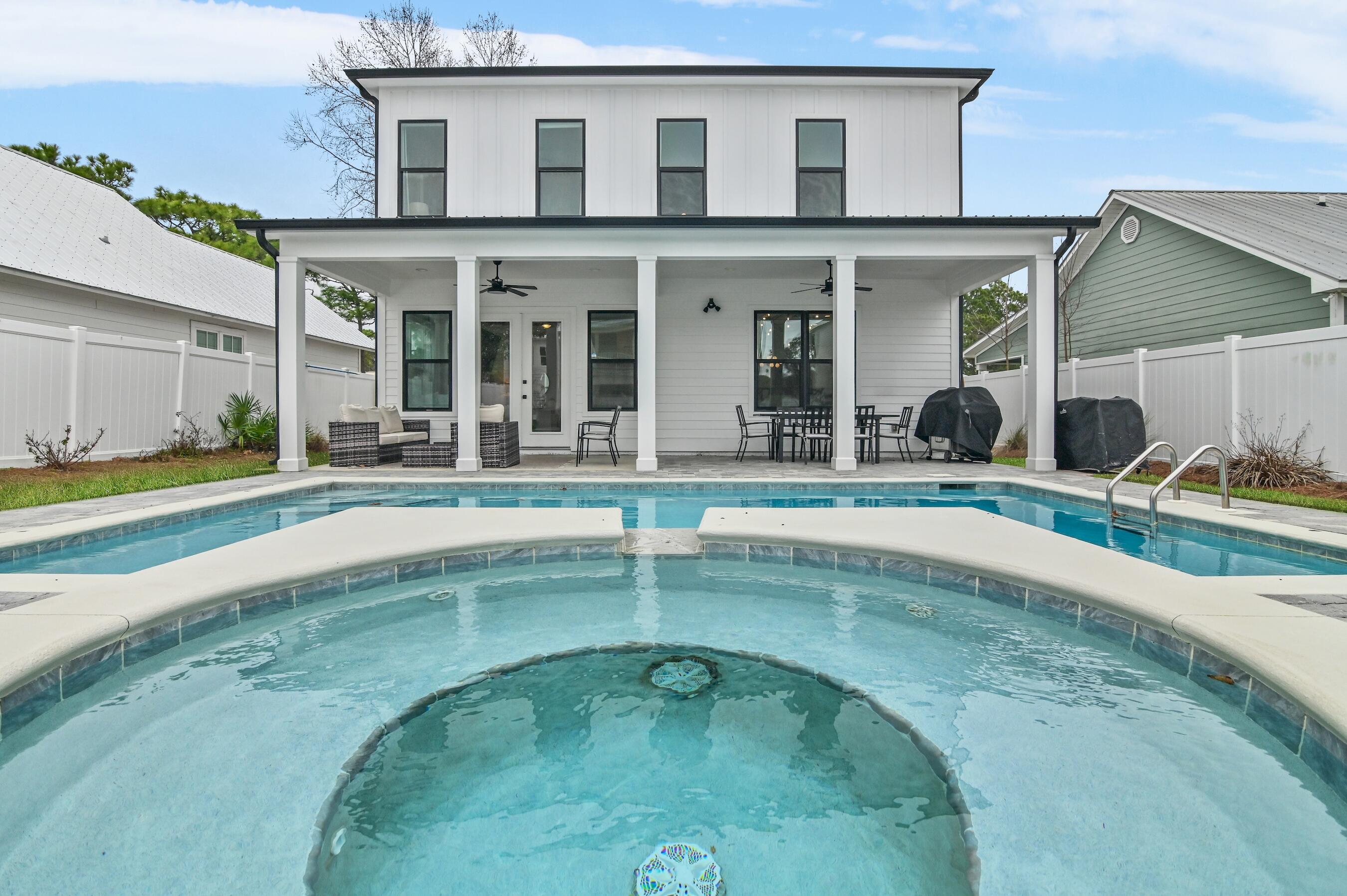 GULF SHORE MANOR - Residential