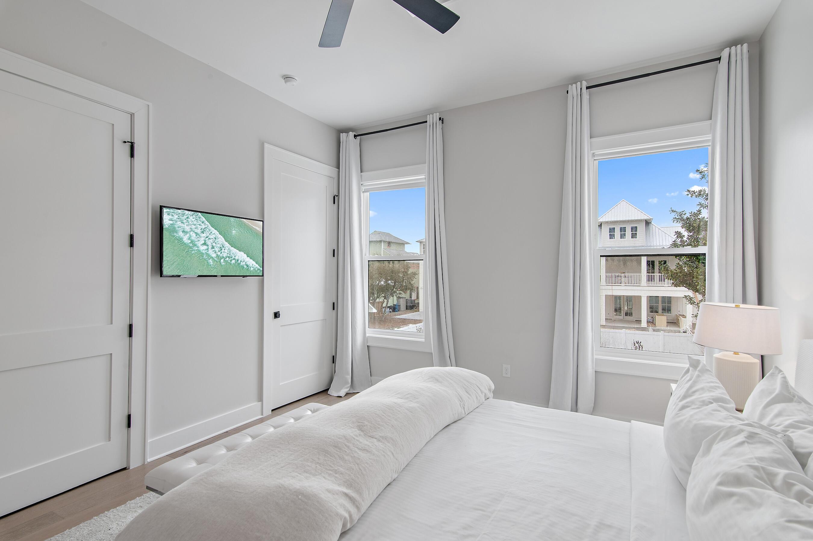 GULF SHORE MANOR - Residential