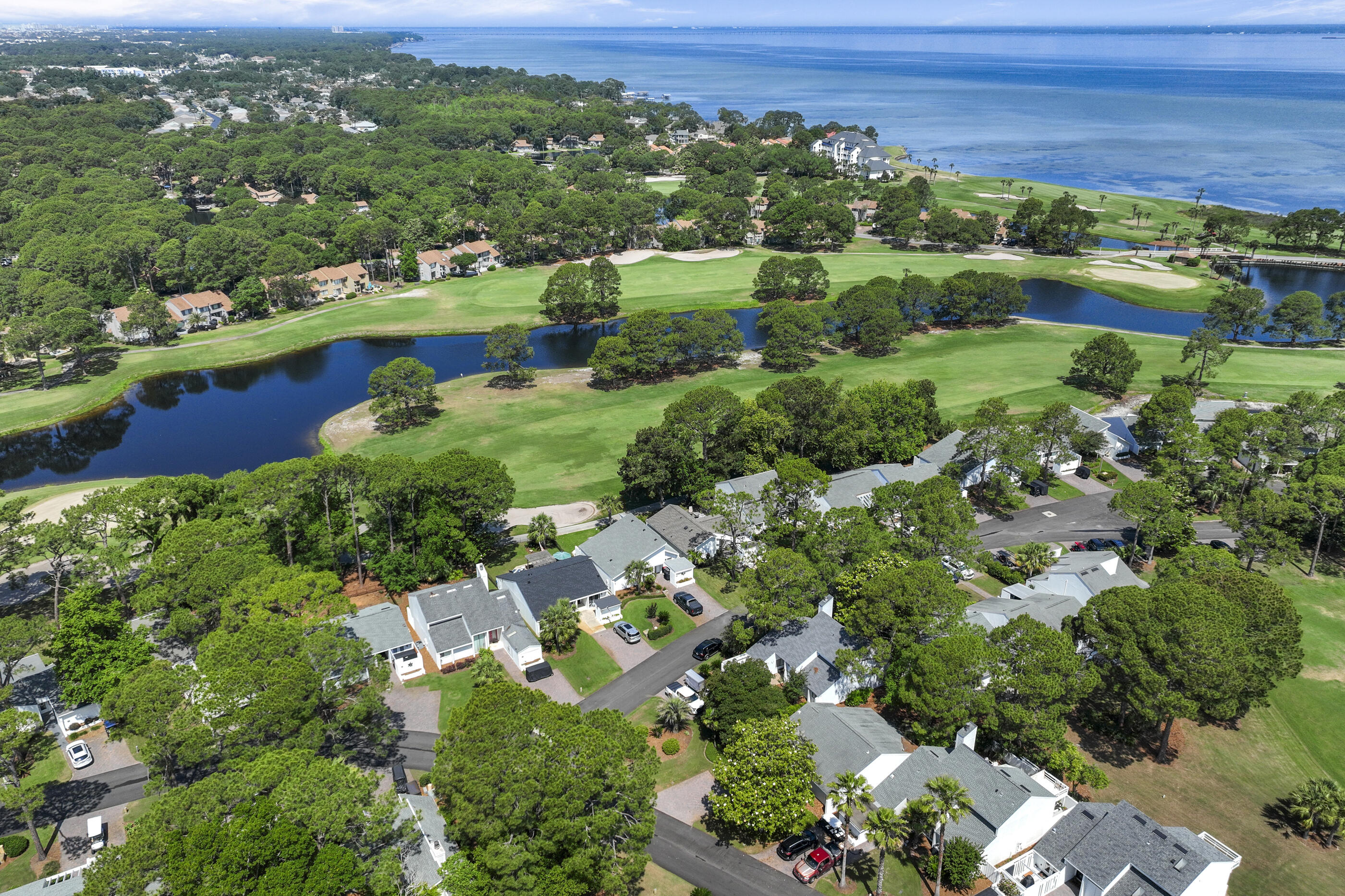 LINKSIDE VILLAGE UNIT 1 - Residential