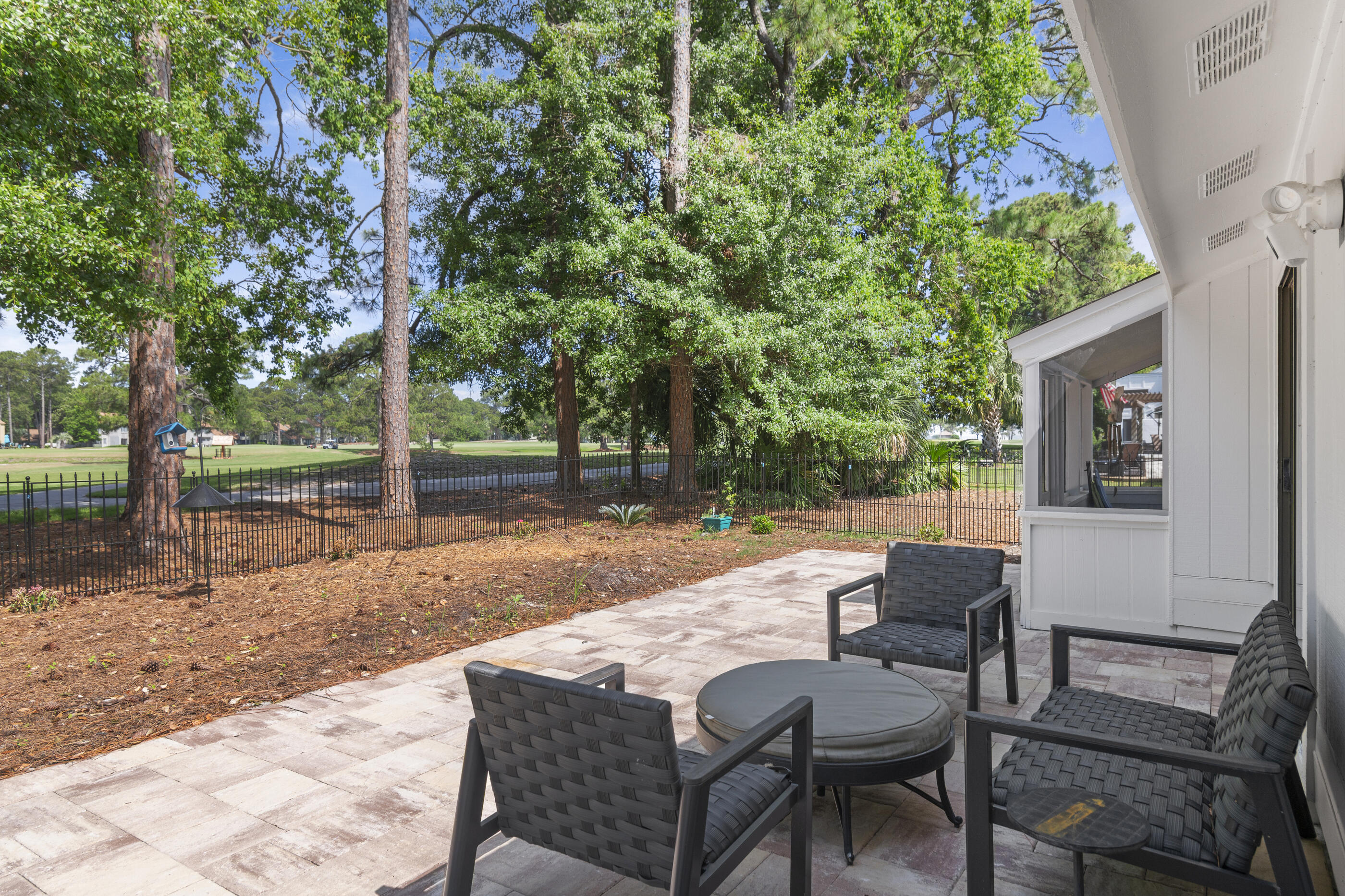 LINKSIDE VILLAGE UNIT 1 - Residential