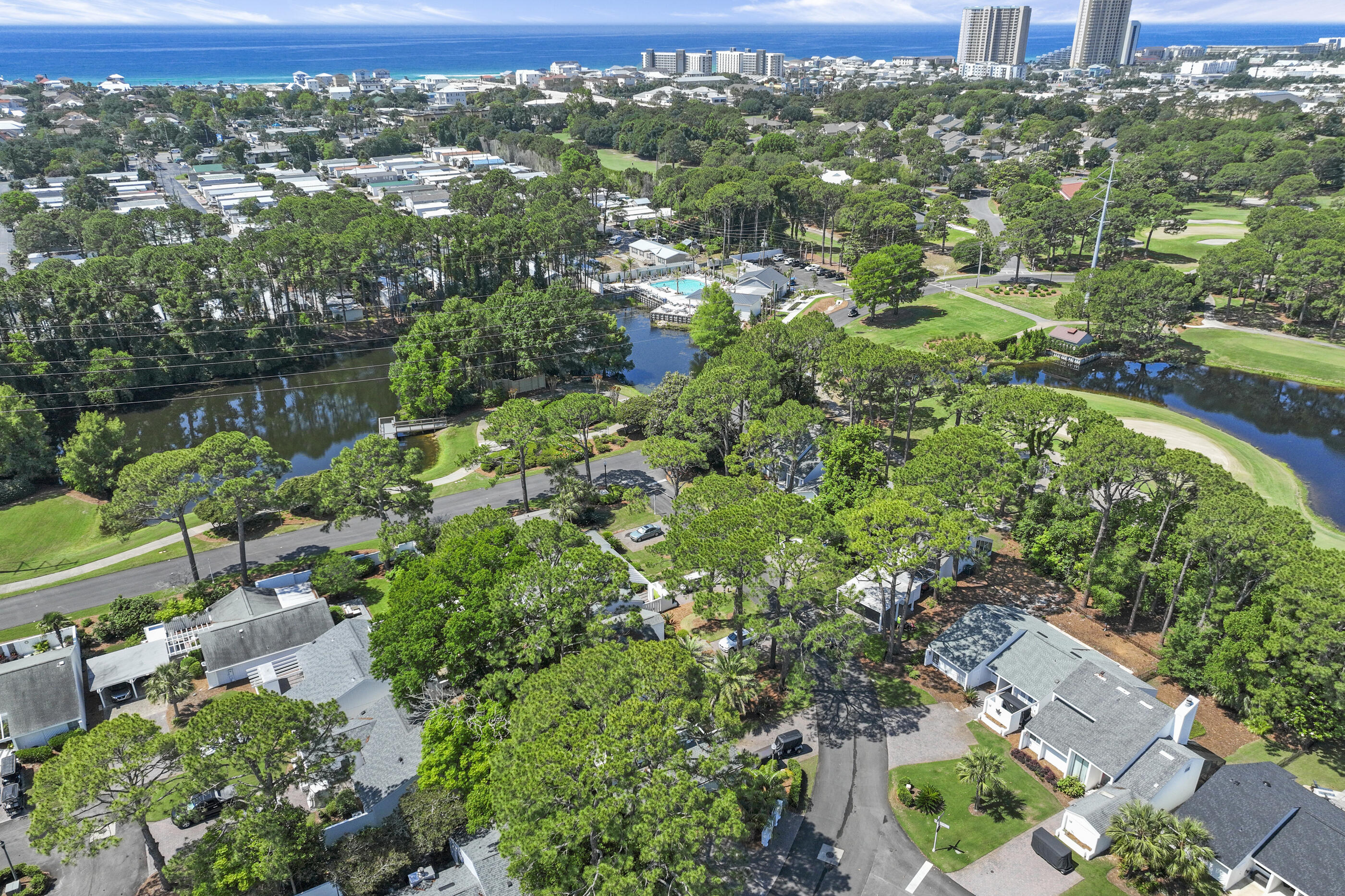 LINKSIDE VILLAGE UNIT 1 - Residential