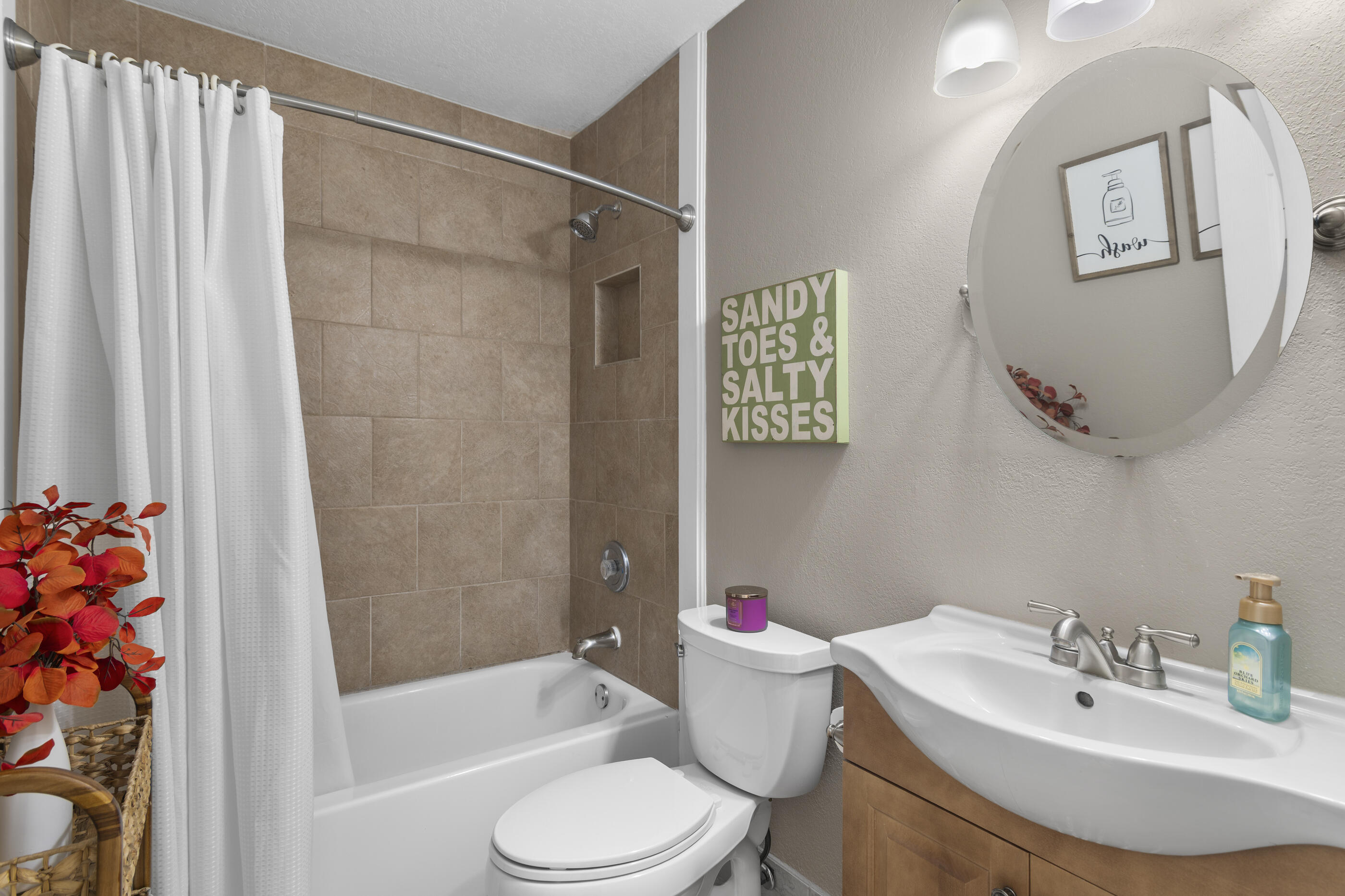 LINKSIDE VILLAGE UNIT 1 - Residential
