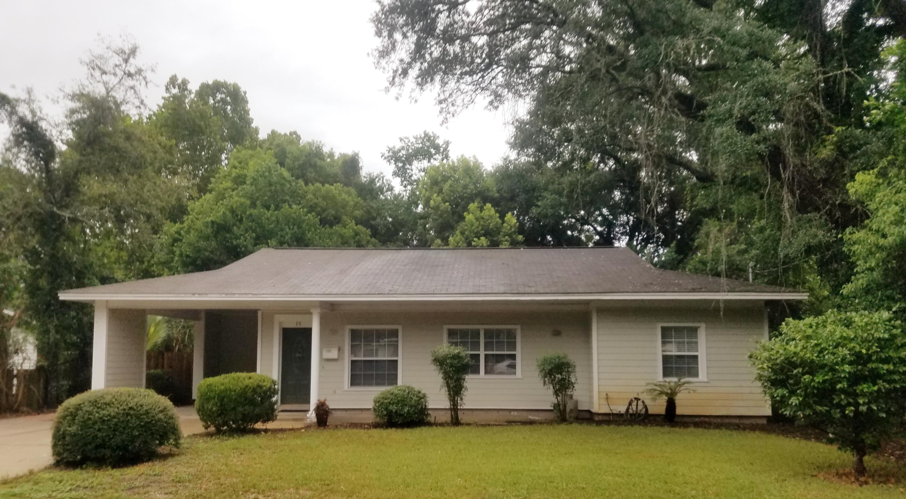 Florida Cottage built in 2005! Three bedrms, 2 baths, Ex-large Open floorplan. Travertine flooring w/carpeted bedrms. Kitchen boast Maple cabinets, stainless steel appliances, center work island, Lots of cabinet space! Large, private backyd. Auto sprinkler w/lawn pump. Energy Efficient. Room to park RV or Boat. Walk to Bay for sunsets and dolphins! EZ access Eglin & Hurlbert.