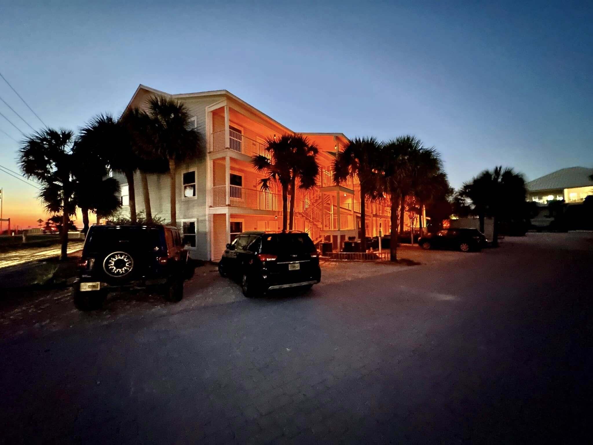 SUMMERSPELL CONDO - Residential