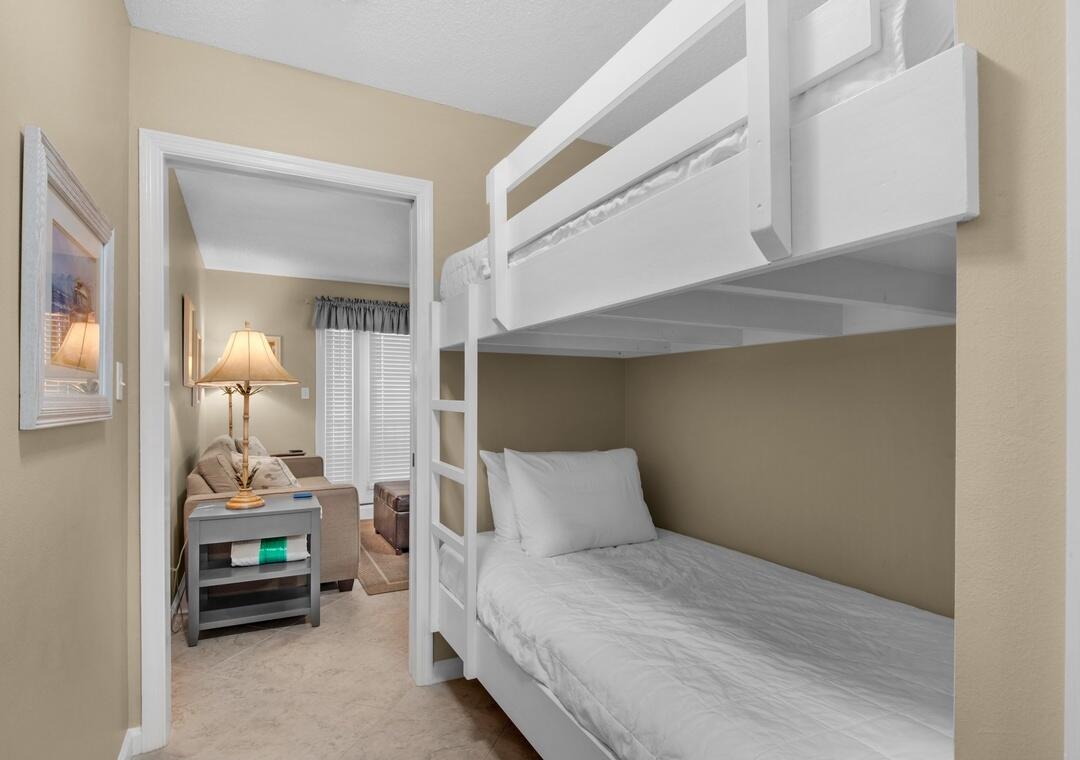 SUMMERSPELL CONDO - Residential