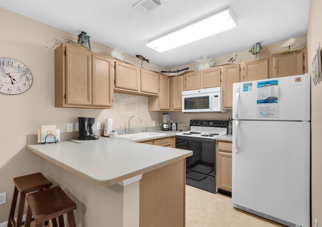 SUMMERSPELL CONDO - Residential