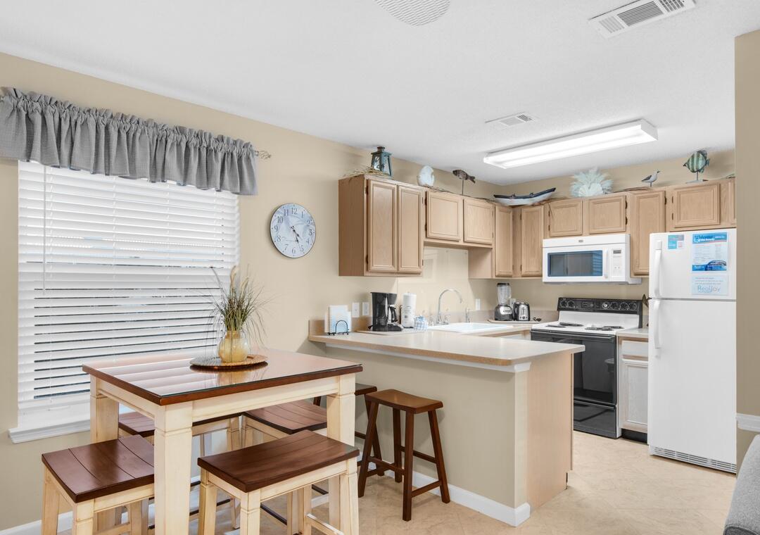 SUMMERSPELL CONDO - Residential