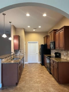 DUGGAN POND ESTATES - Residential Lease