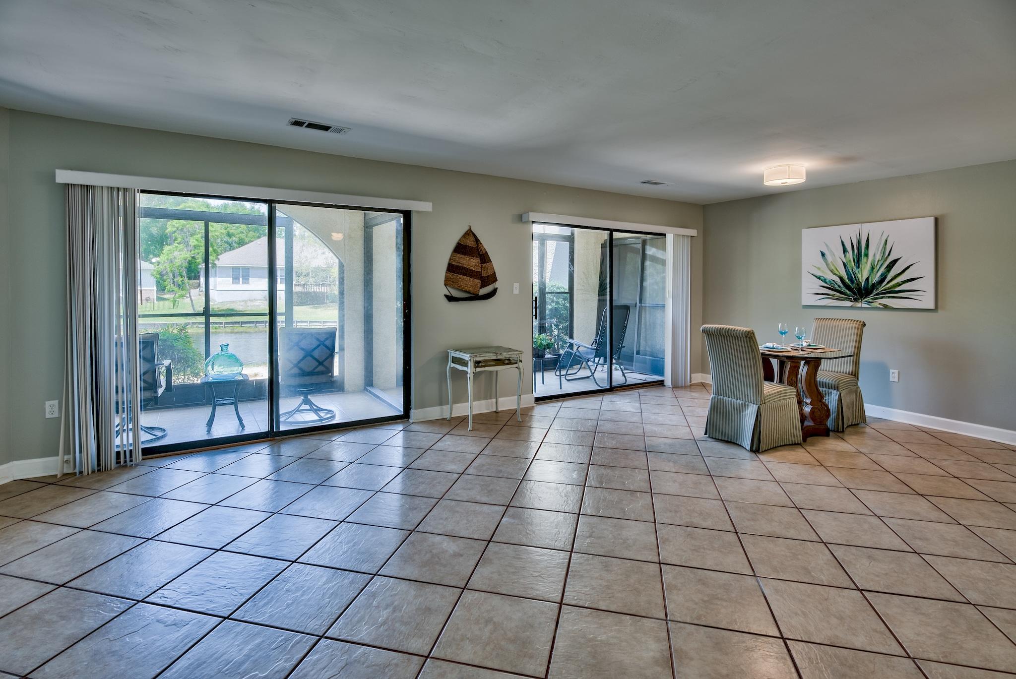 LAKESIDE CONDO AT BLUEWATER BAY - Residential