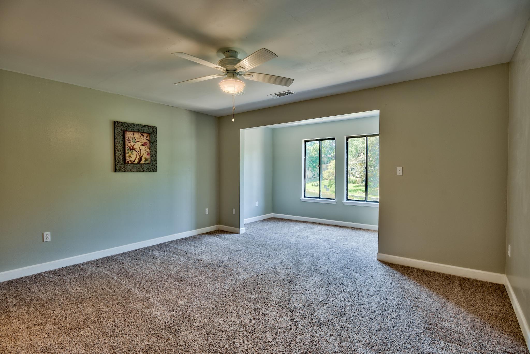 LAKESIDE CONDO AT BLUEWATER BAY - Residential