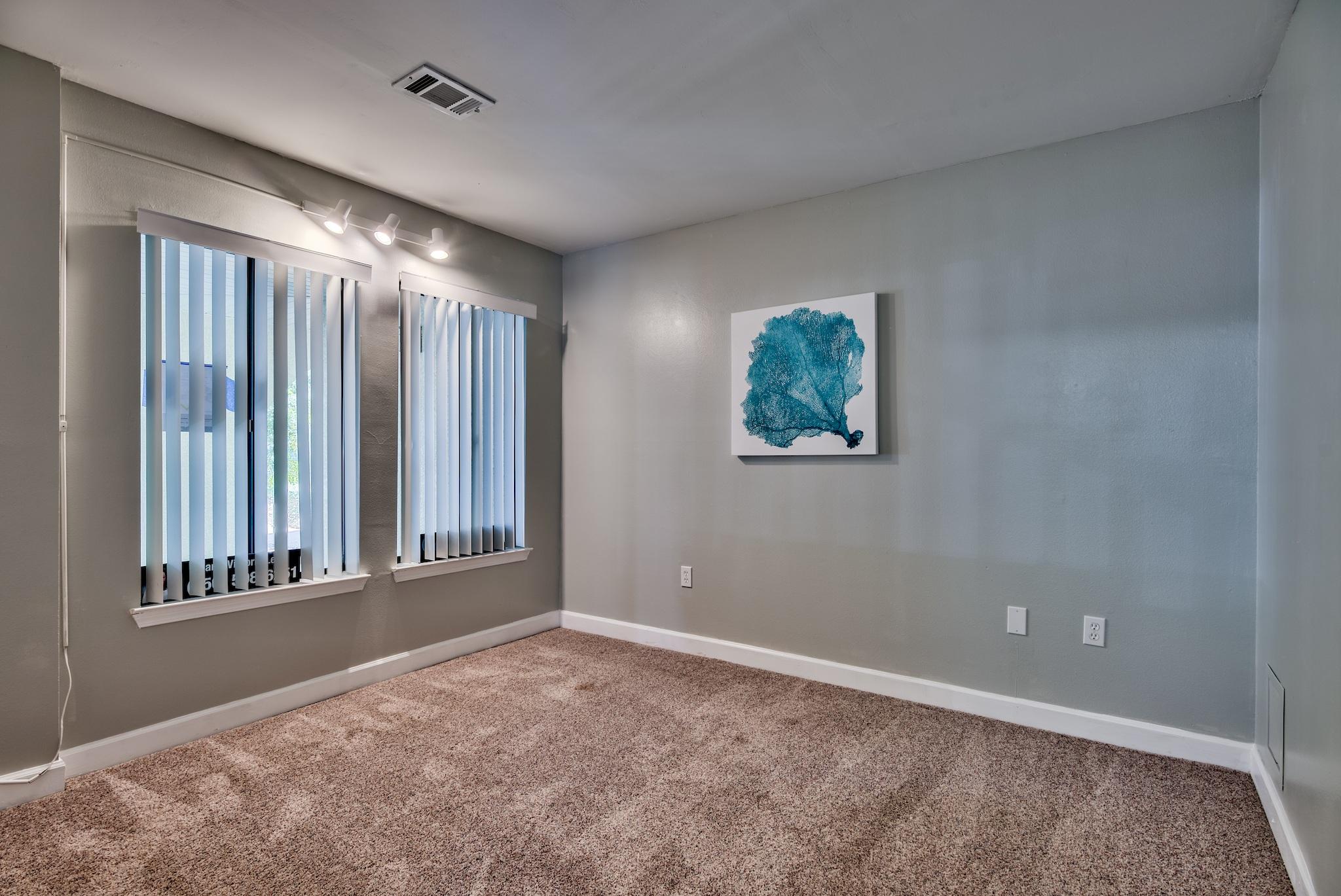 LAKESIDE CONDO AT BLUEWATER BAY - Residential
