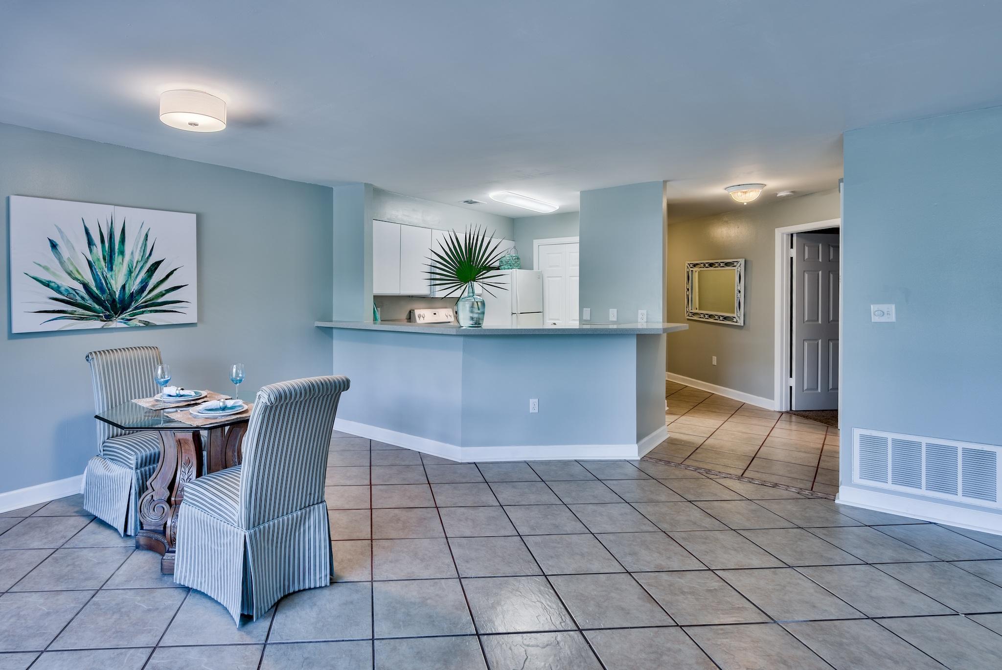LAKESIDE CONDO AT BLUEWATER BAY - Residential