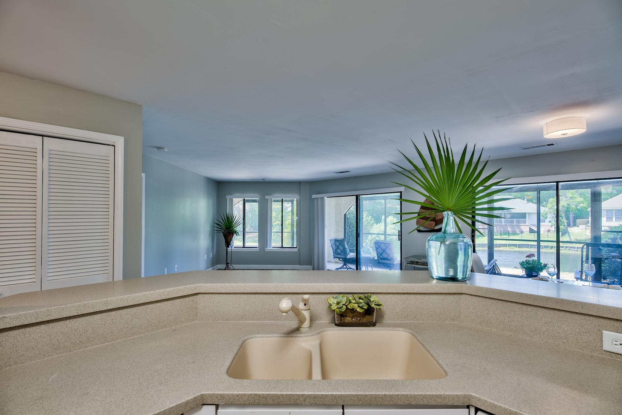 LAKESIDE CONDO AT BLUEWATER BAY - Residential