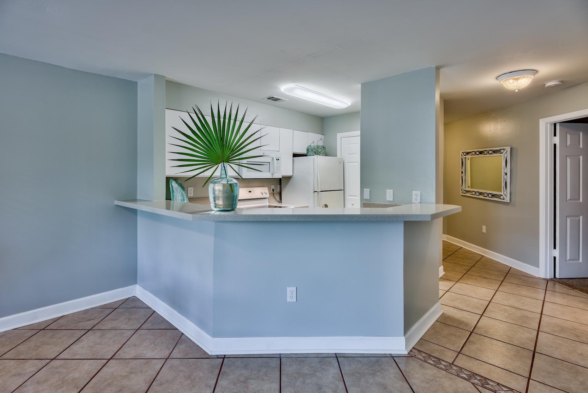 LAKESIDE CONDO AT BLUEWATER BAY - Residential