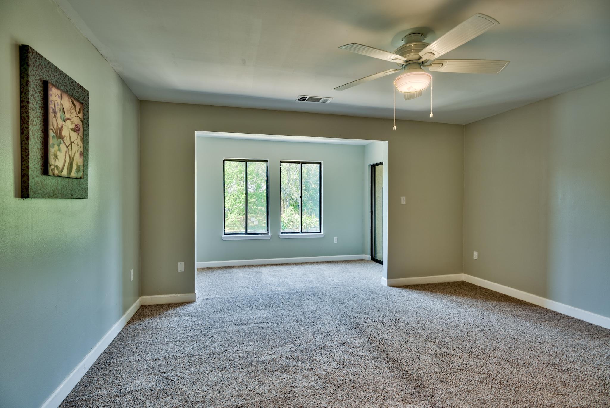 LAKESIDE CONDO AT BLUEWATER BAY - Residential