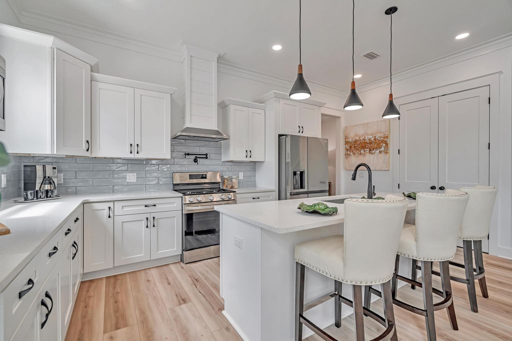 listing image 101