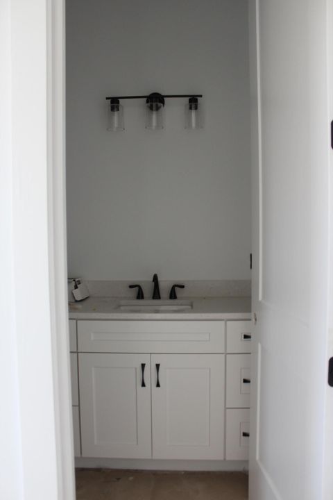 listing image 143