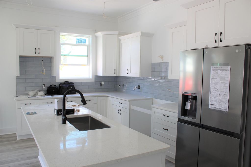 listing image 130