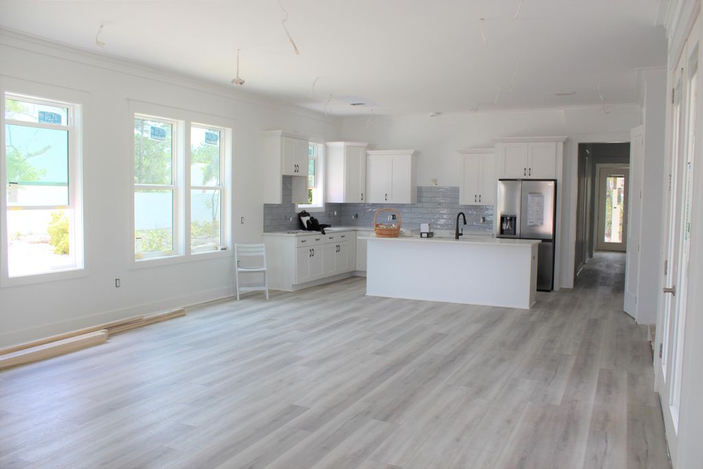 listing image 128