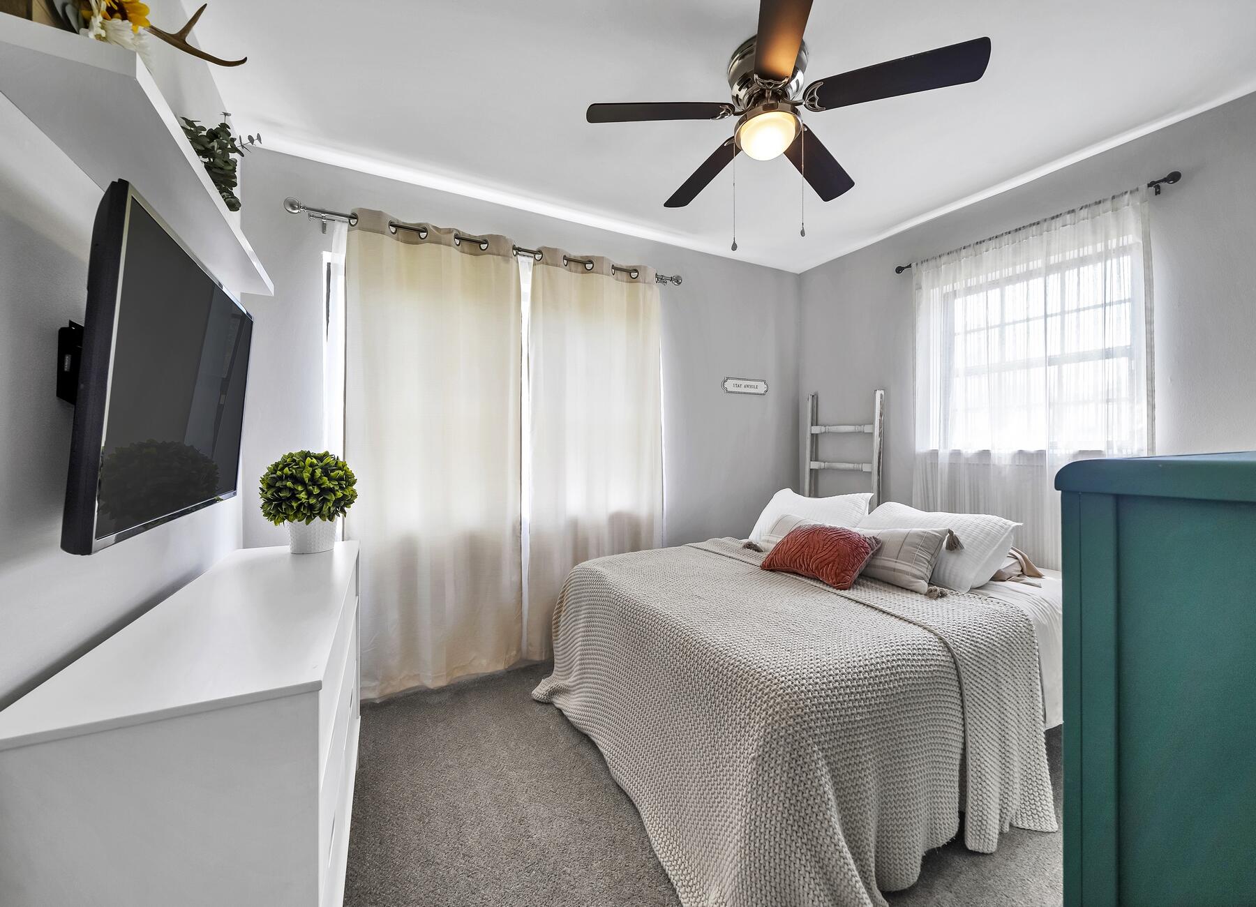 OAK TREE PARK - Residential