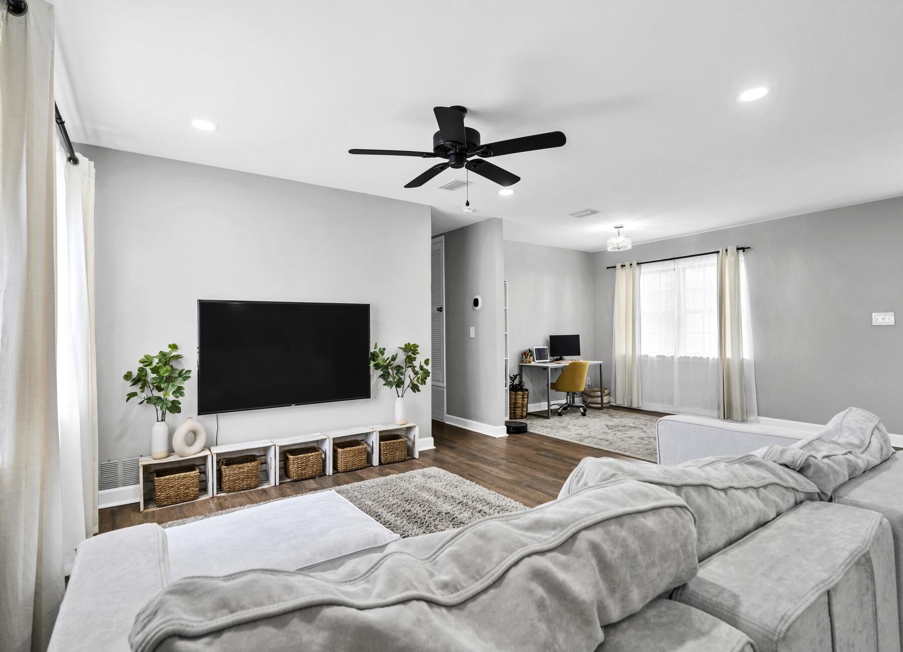 OAK TREE PARK - Residential