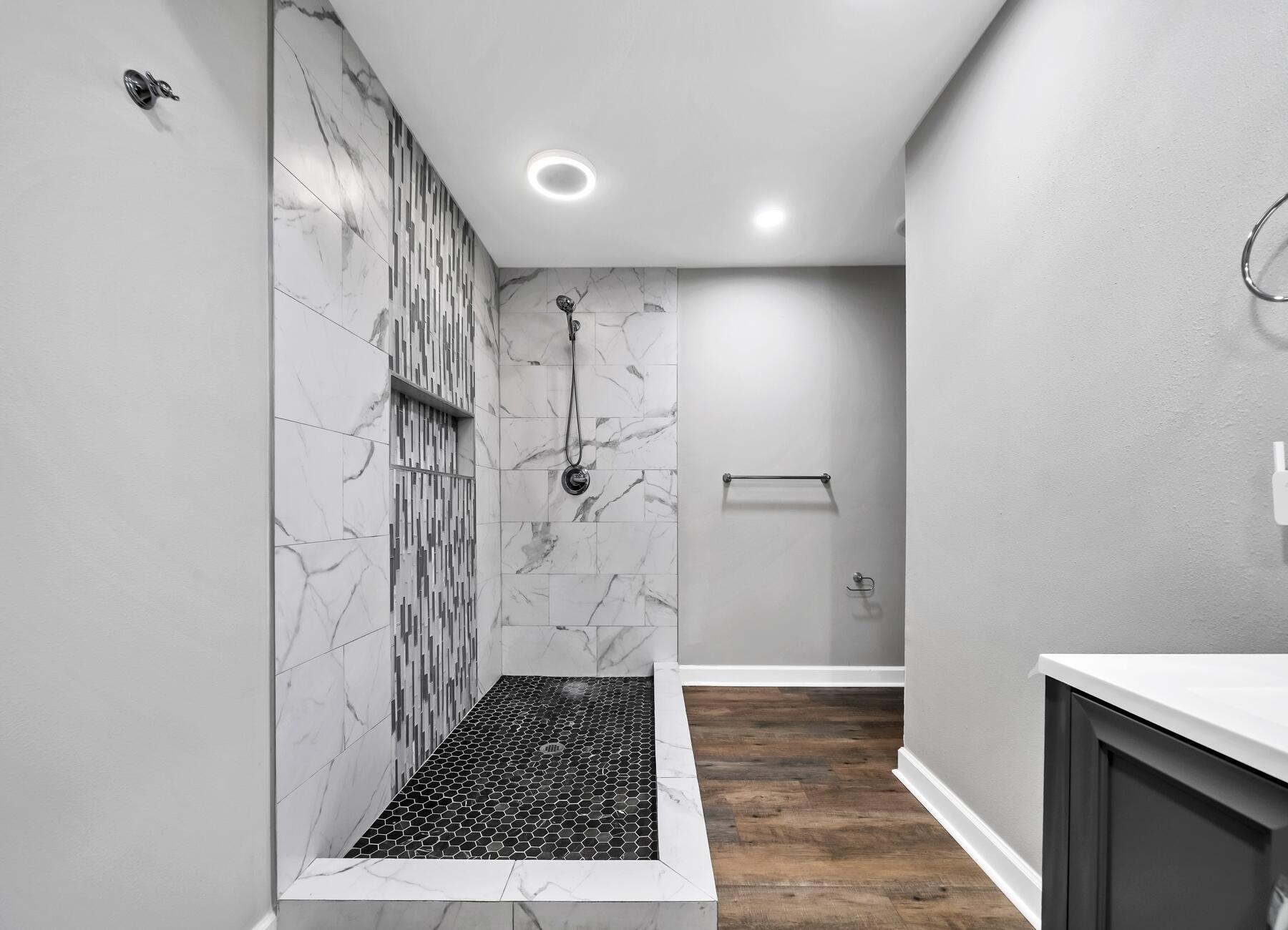 OAK TREE PARK - Residential