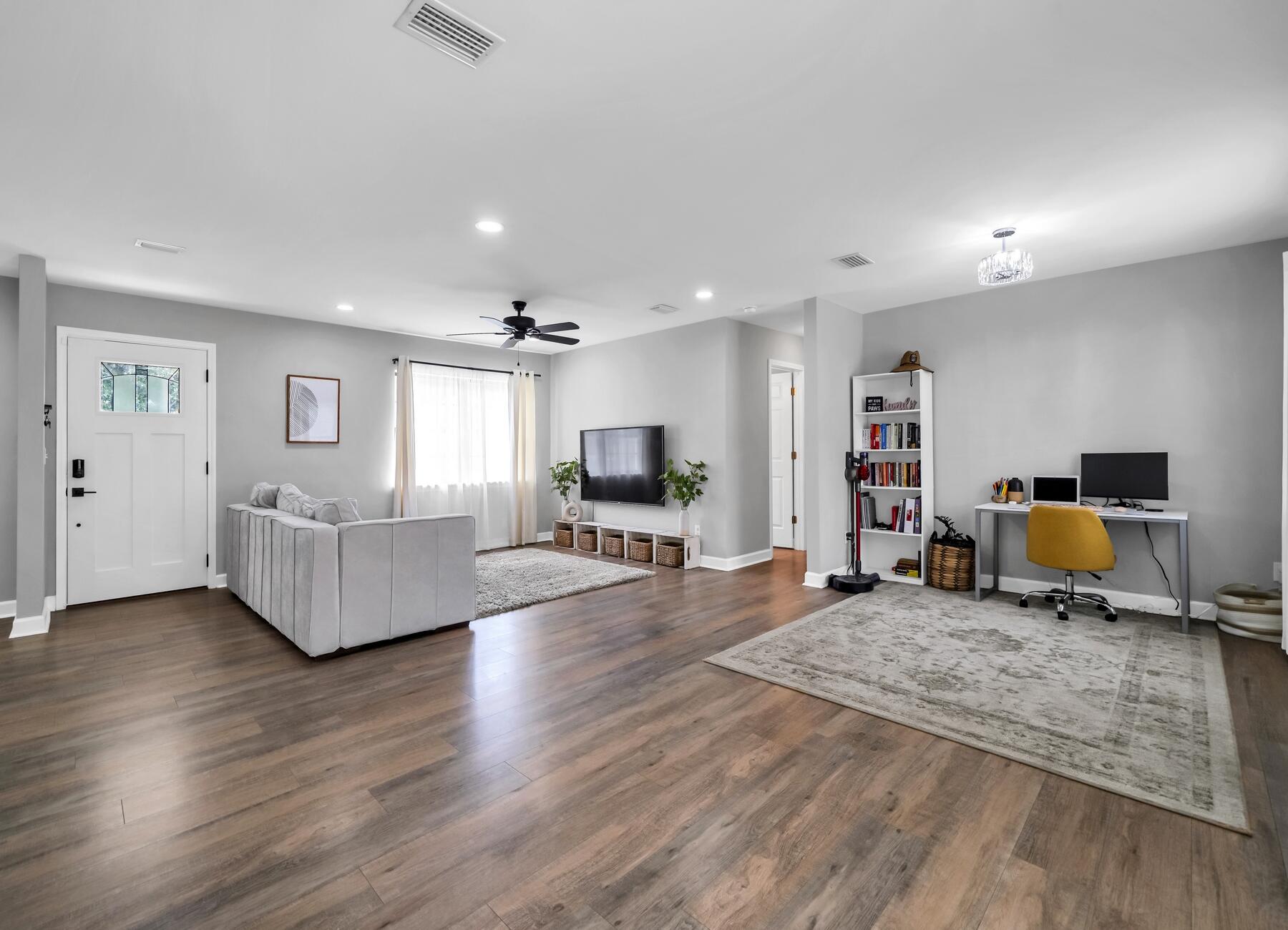 OAK TREE PARK - Residential