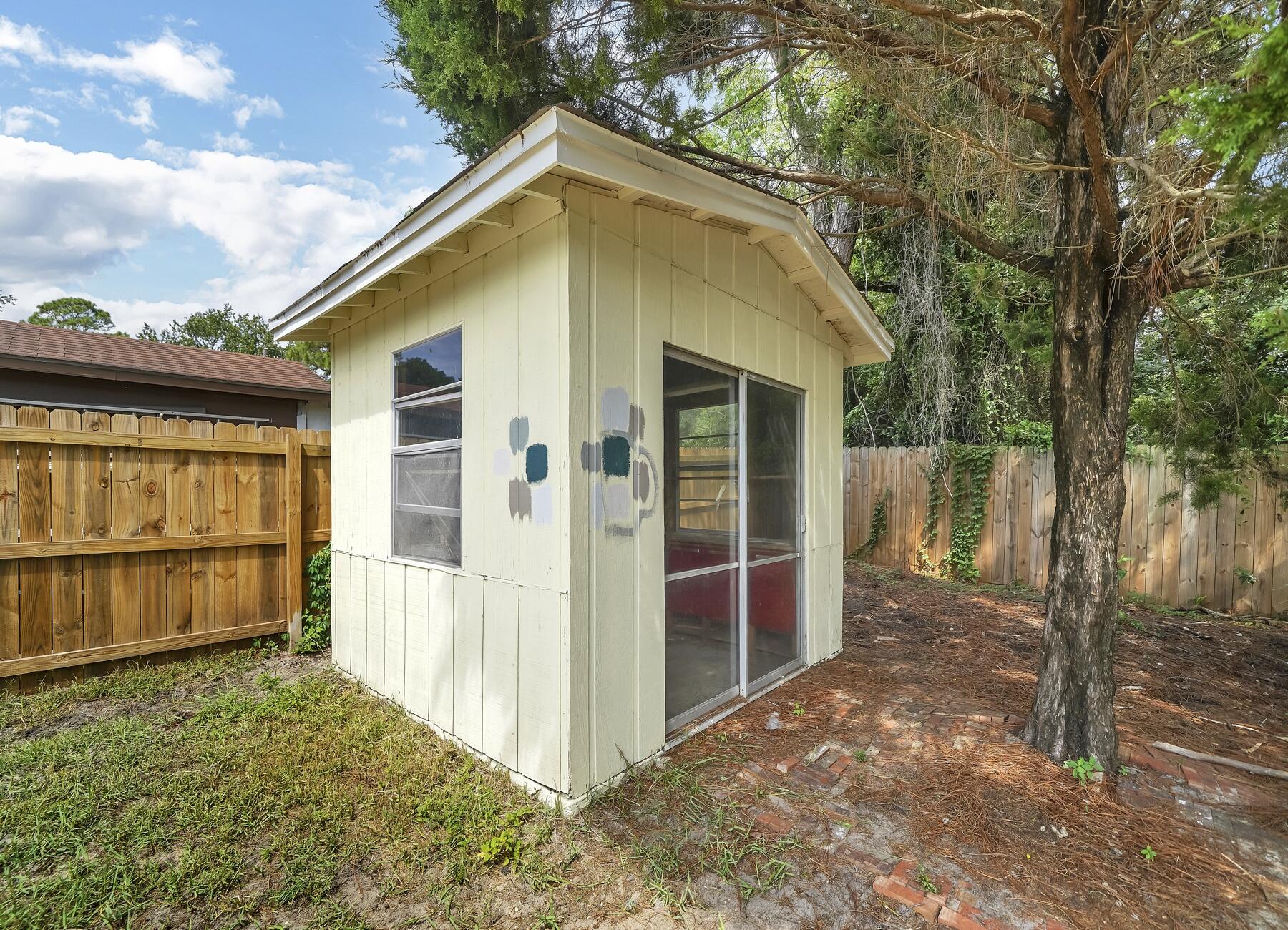 OAK TREE PARK - Residential