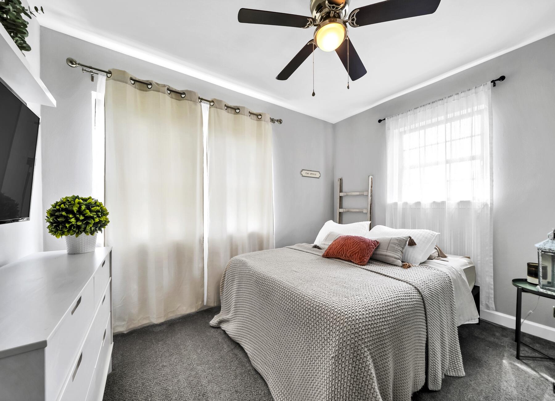 OAK TREE PARK - Residential