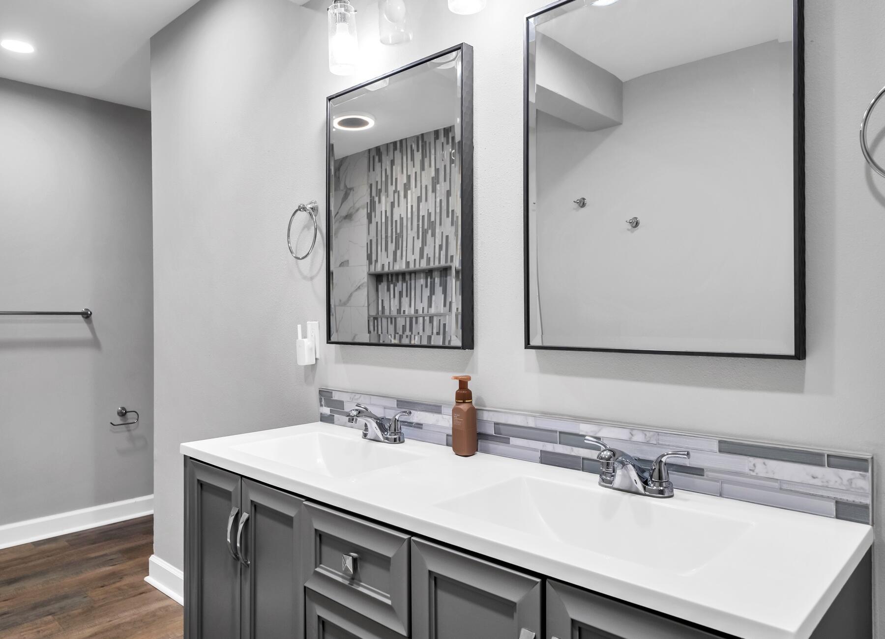 OAK TREE PARK - Residential