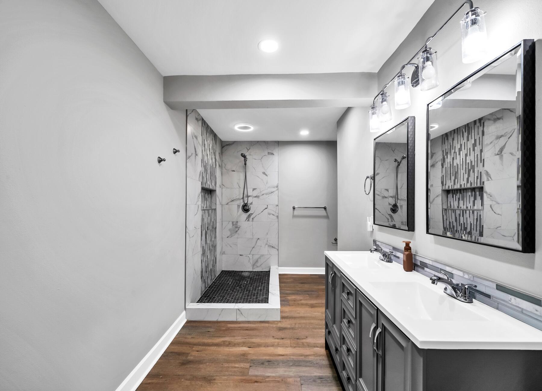 OAK TREE PARK - Residential