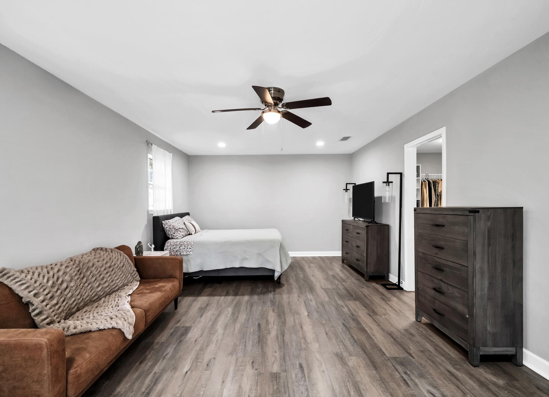 OAK TREE PARK - Residential