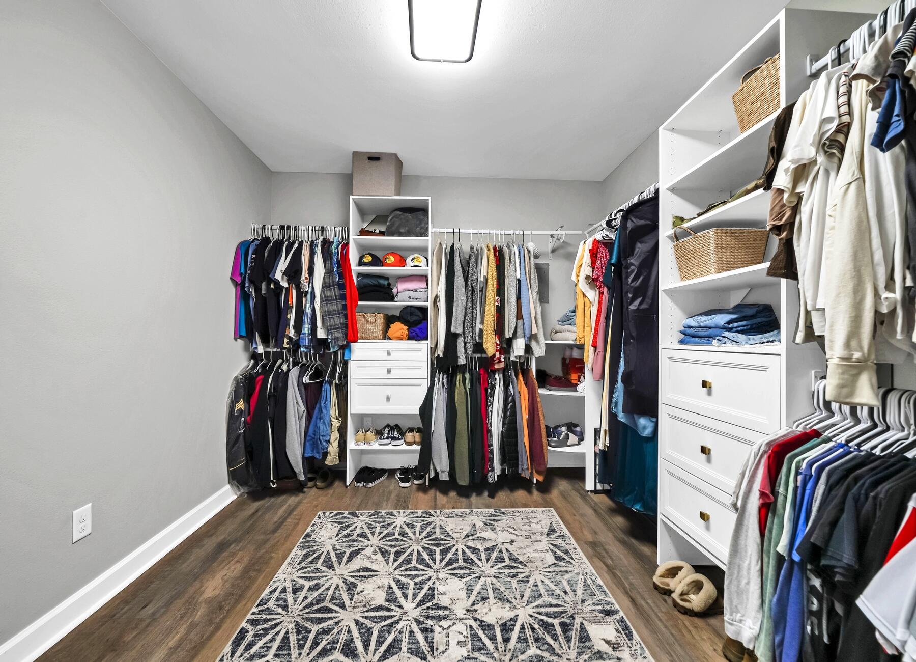 OAK TREE PARK - Residential